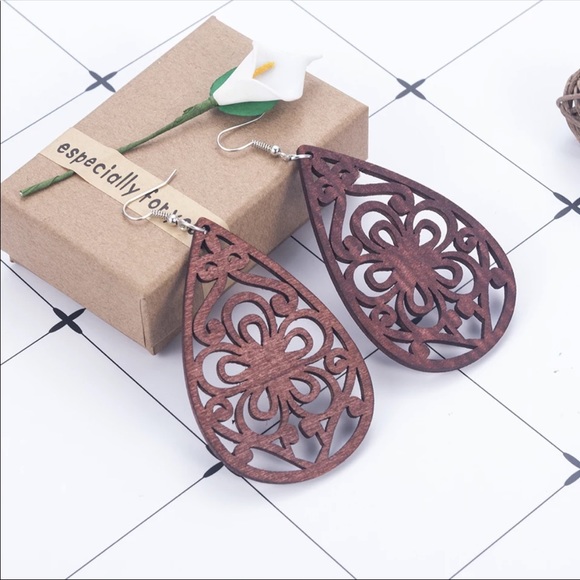 FLORAL WOODEN EARRINGS With Gift Bag - Picture 2 of 8